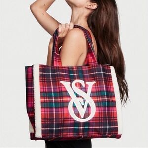 Victoria's Secret Holiday Plaid Tote Bag - Red and White with fleece trim NWT